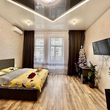 Kulisha 2Bedroom Apartment Near Opera House With Balcony Lvov Exteriér fotografie