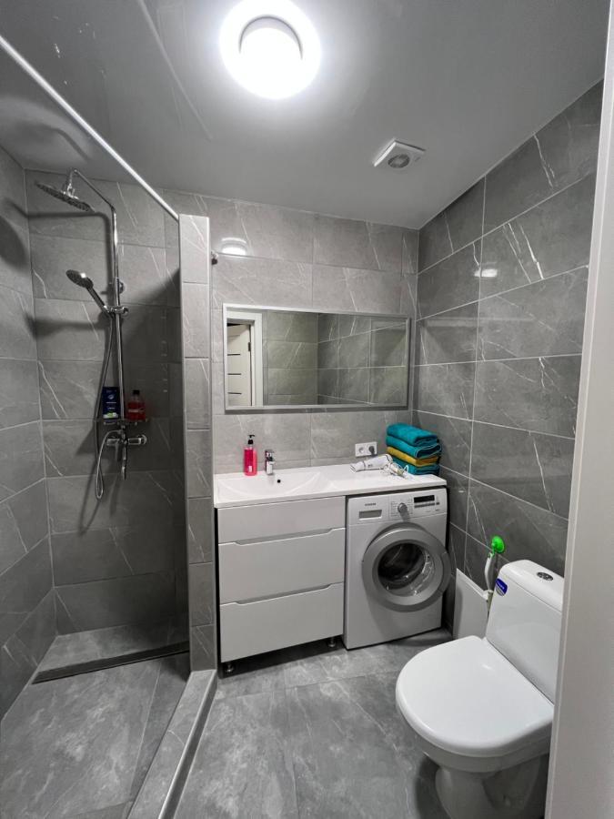Kulisha 2Bedroom Apartment Near Opera House With Balcony Lvov Exteriér fotografie